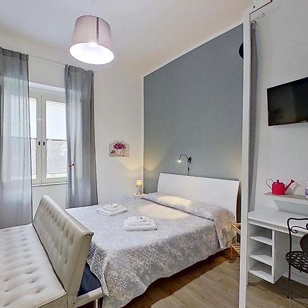 Il Giardino Di Vico Neve Bed & Breakfast Napoli Bagian luar foto