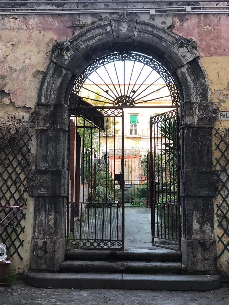Il Giardino Di Vico Neve Bed & Breakfast Napoli Bagian luar foto