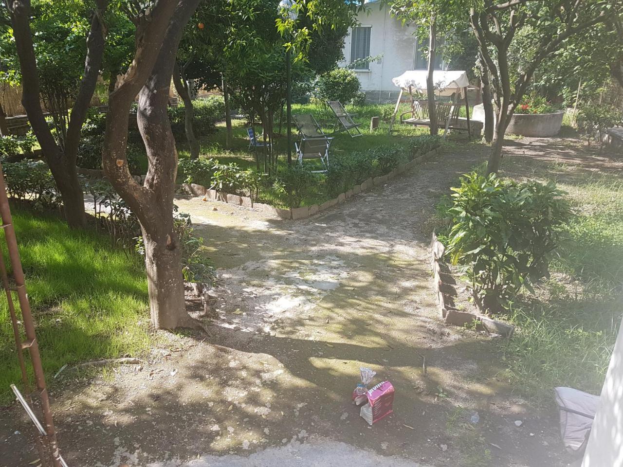 Il Giardino Di Vico Neve Bed & Breakfast Napoli Bagian luar foto