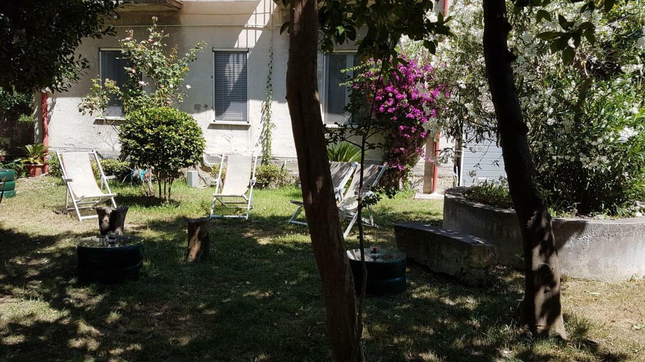 Il Giardino Di Vico Neve Bed & Breakfast Napoli Bagian luar foto