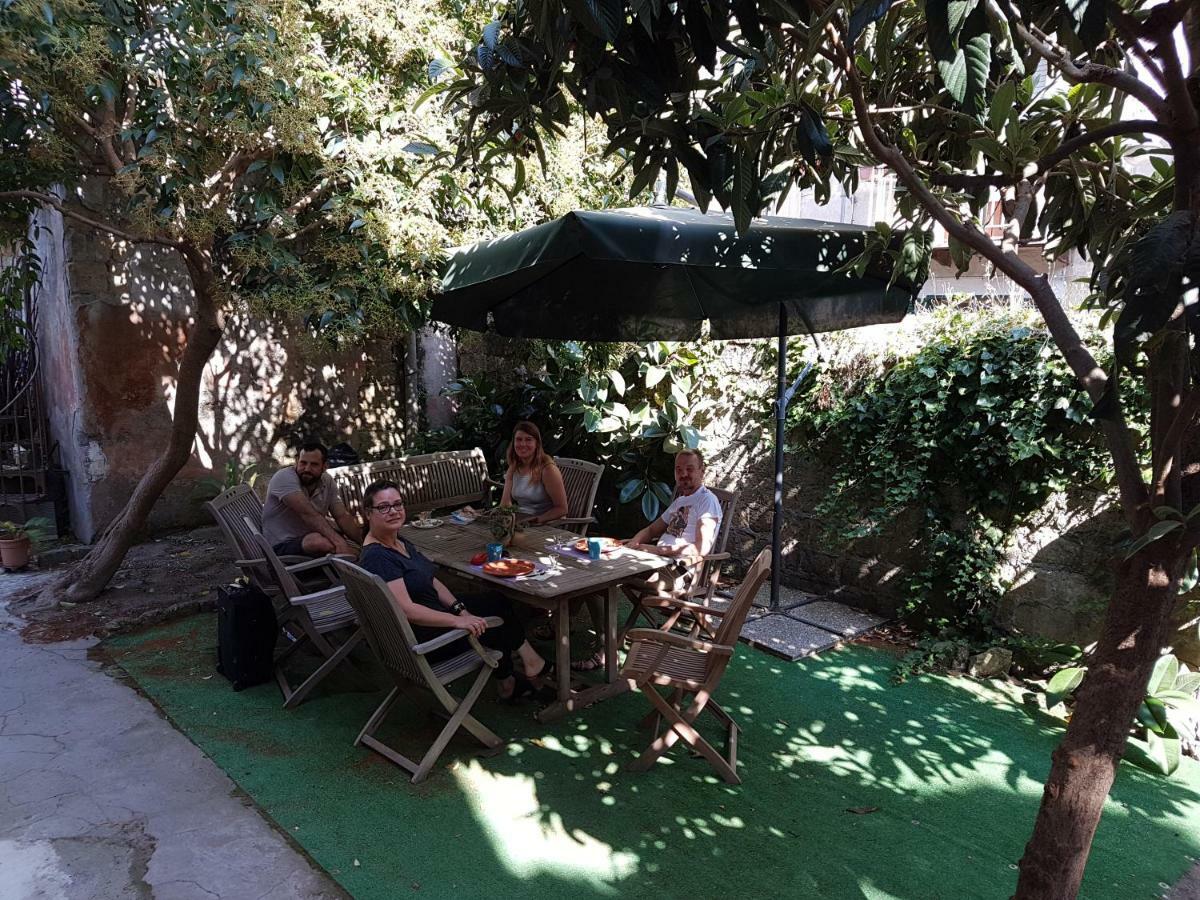 Il Giardino Di Vico Neve Bed & Breakfast Napoli Bagian luar foto