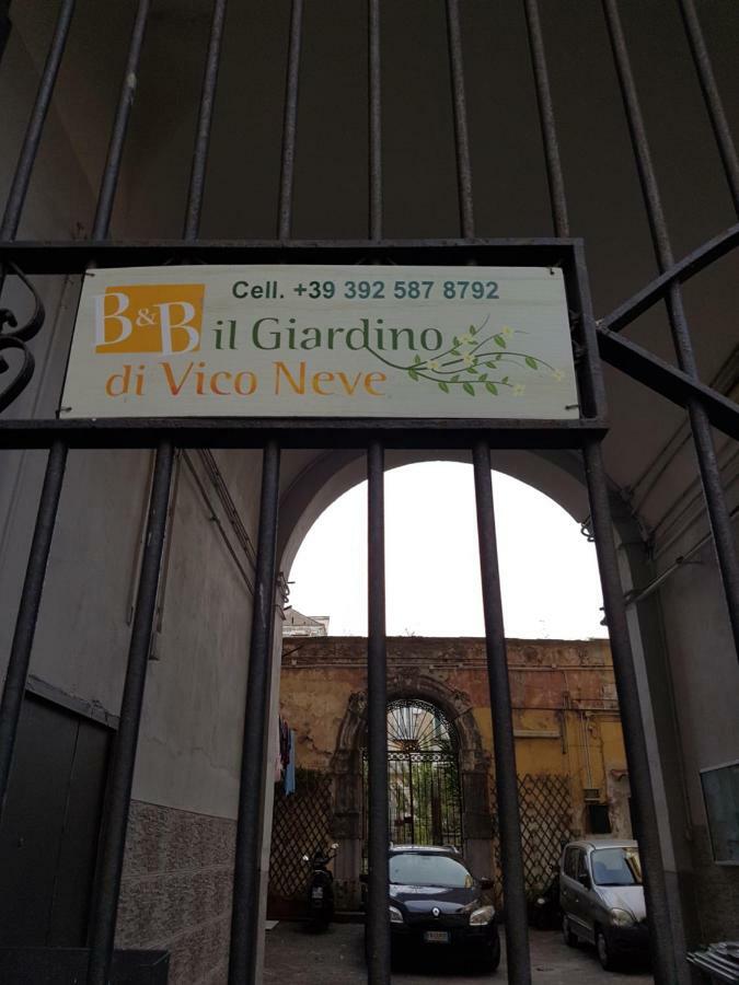 Il Giardino Di Vico Neve Bed & Breakfast Napoli Bagian luar foto